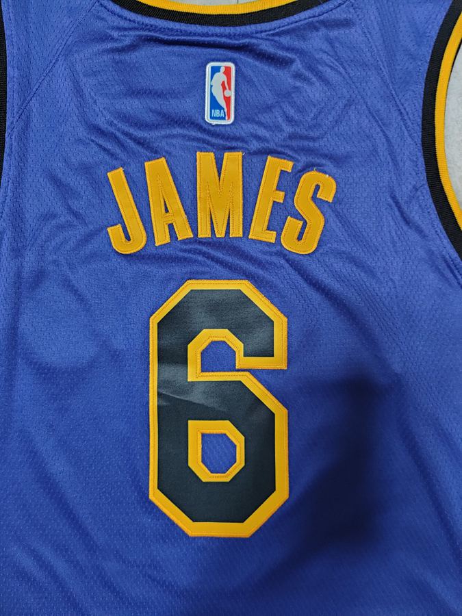 Lakers LeBron James Purple Jersey
