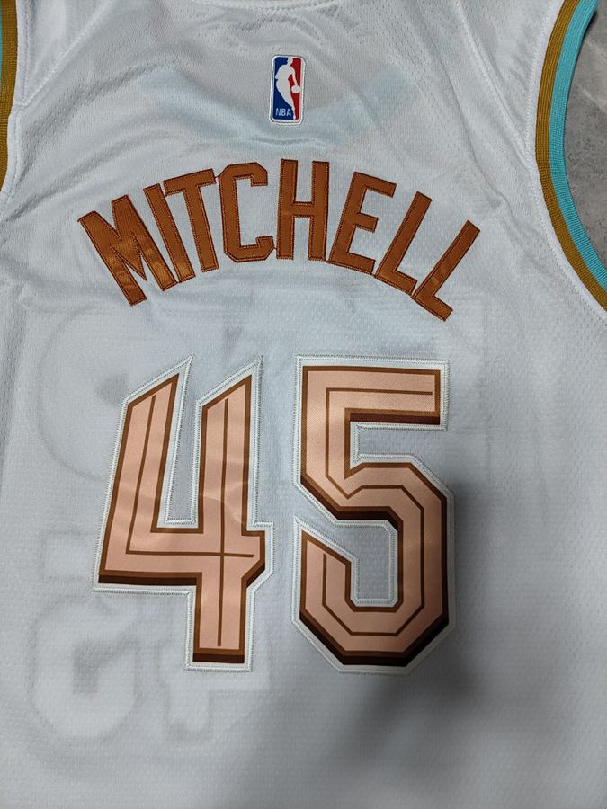 Cavaliers Donovan Mitchell White City Edition Jersey