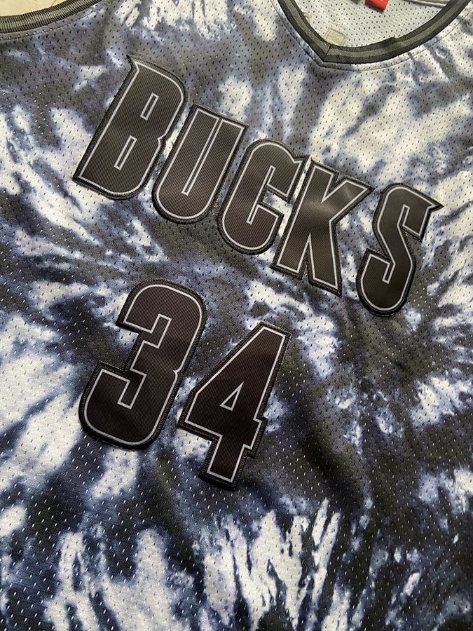 Bucks #34 Retro Jersey