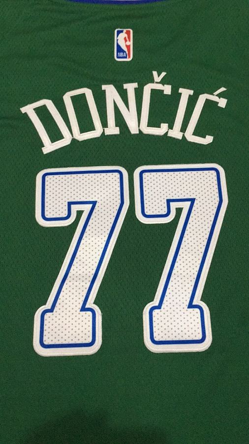 Mavericks Luka Doncic Green Swingman Nike Jersey