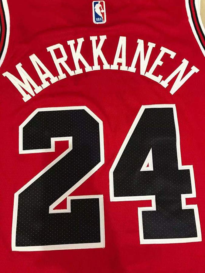 Bulls Red Swingman Nike Jersey