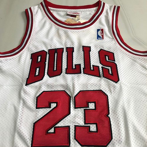 Bulls #23 White Embroidered Jersey XS-XXL